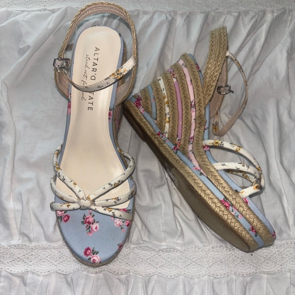 Altar'd State Addeline Wedges NWOT - Picture 2 of 2